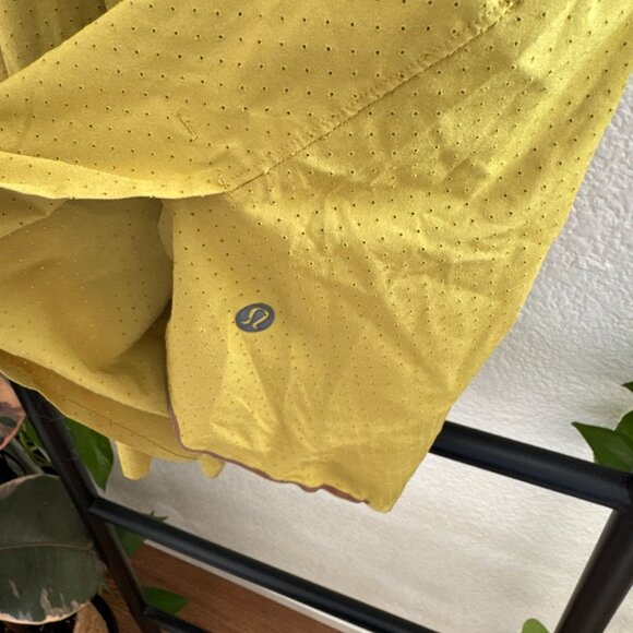 Lululemon Fast and Free Reflective High-Rise Classic-Fit Shorts Size Medium - Picture 3 of 6